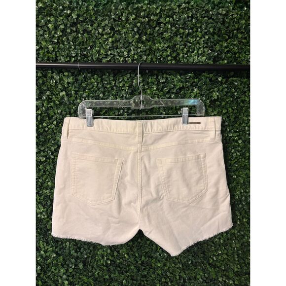 Carve Designs Oahu Shorts Size 10 - Picture 2 of 4